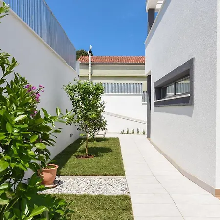 Pjaula Villa *