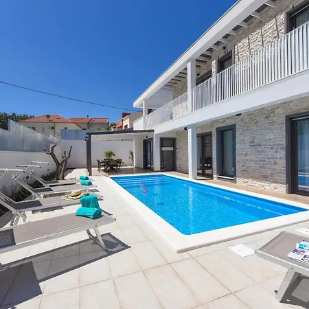 Villa Pjaula