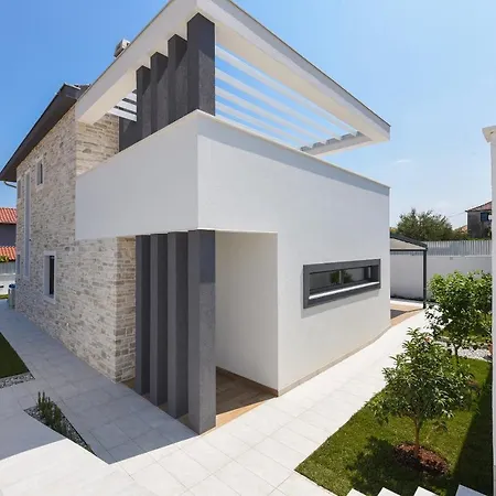 Pjaula Zadar